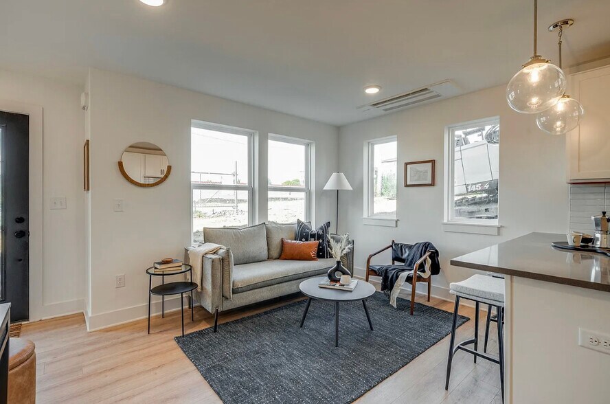 Livingroom - 102 Duke St