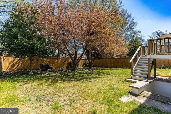 Building Photo - 859 N Abingdon St