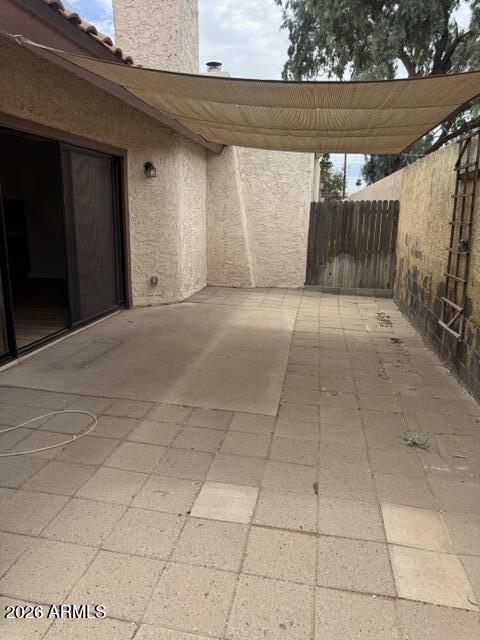 Building Photo - 1818 S River Dr