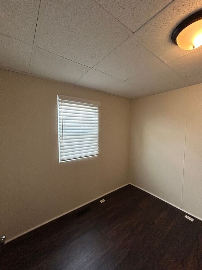 Building Photo - 1121 E 3rd St