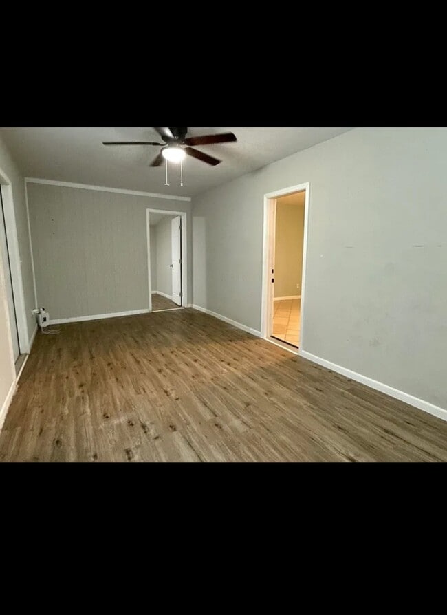 Building Photo - 1418 Iowa Ave