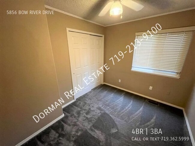 Building Photo - 4 Bed 2.5 Bath with A/C!