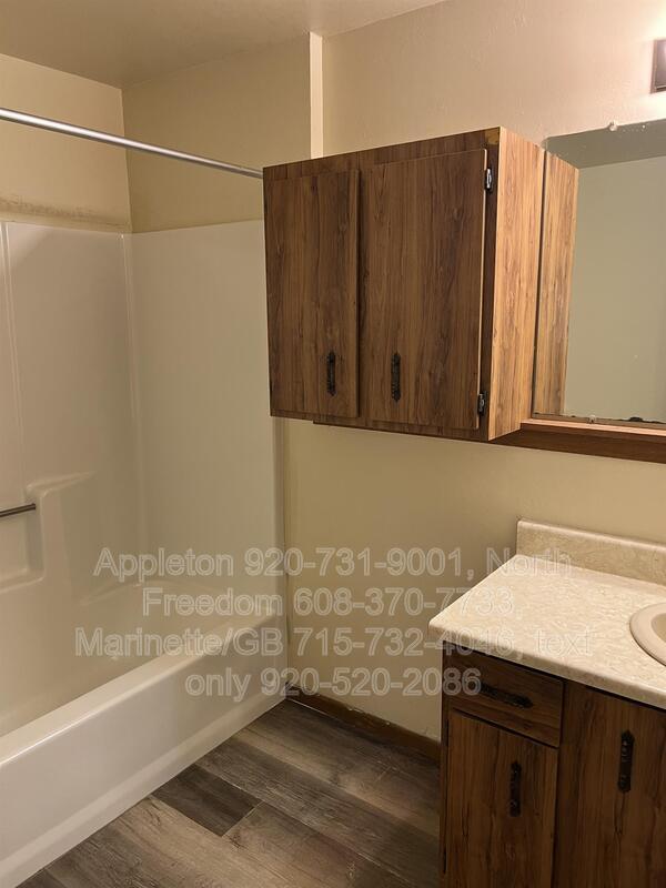 Building Photo - 496 Cedar St