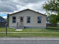 Building Photo - Two Bedroom Home, Detached Garage, Small D...