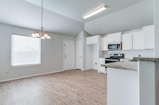 Building Photo - 1303 Kingston St