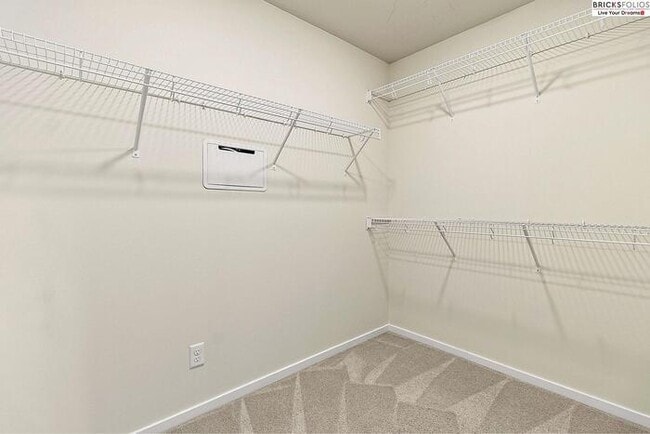 Building Photo - Your Ideal Home in Puyallup Awaits – Peace...