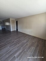 Building Photo - 605 Bustamante St
