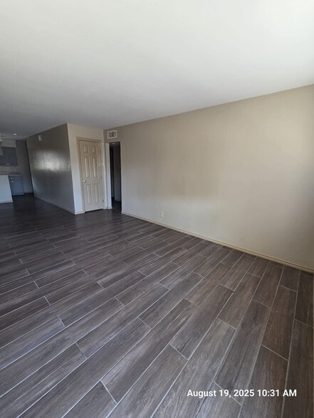 Primary Photo - 605 Bustamante St