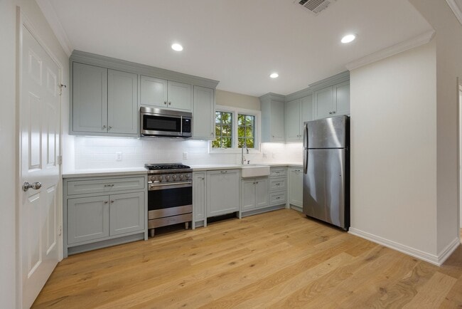 Building Photo - 3216 Rice Boulevard