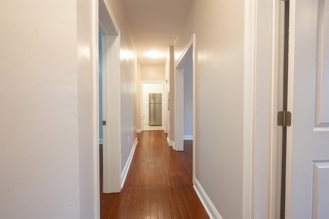 Building Photo - 565 Bergen Ave