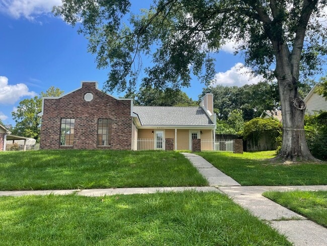 Primary Photo - Welcome to this Beautiful 3 Bedroom 2 Bath...