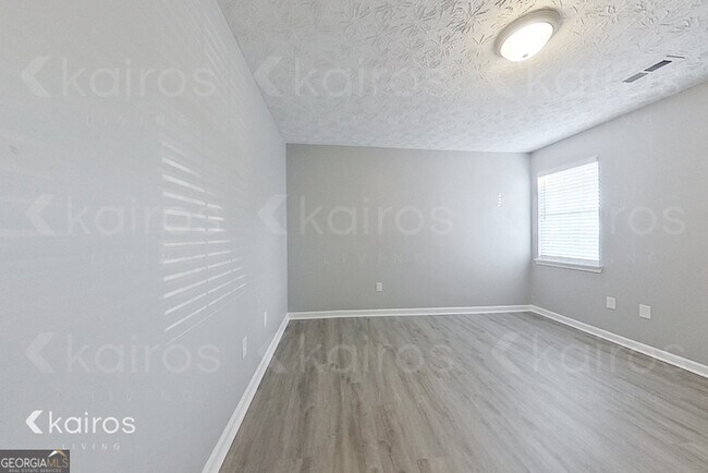 Building Photo - 200 Deer Pkwy