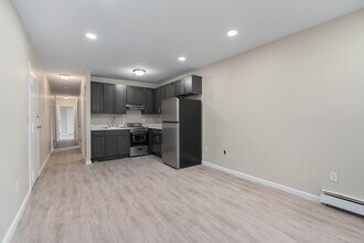 Building Photo - Railroad Manor