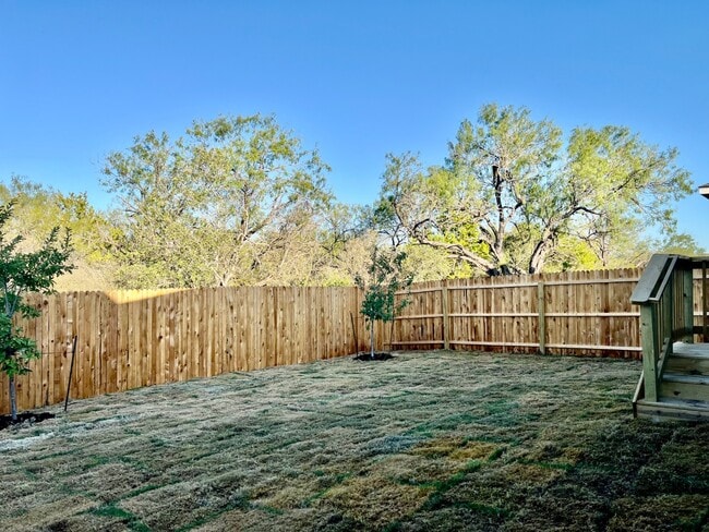 Building Photo - 10618 Nye Pass