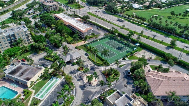 Building Photo - 3 Royal Palm Way