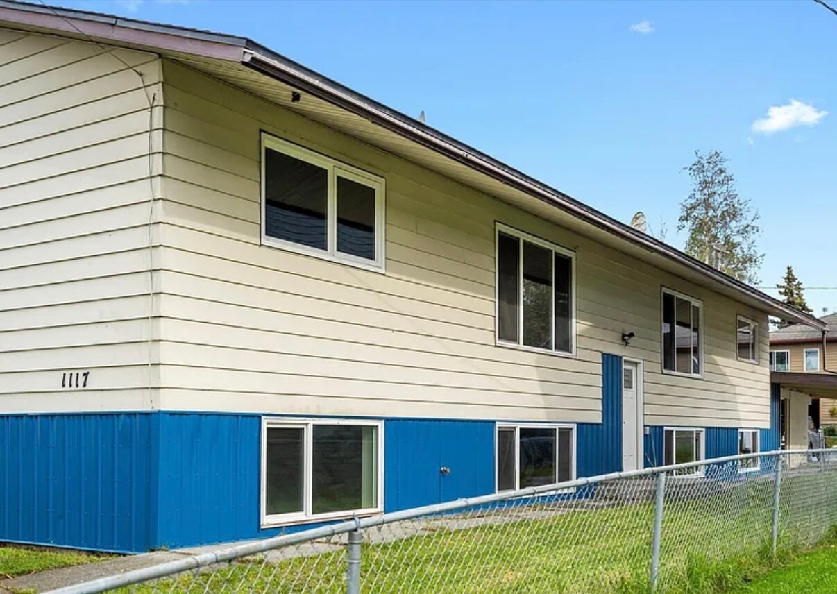 Building Photo - 1117 Karluk St