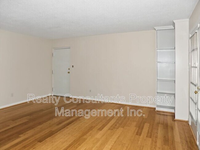 Building Photo - 4610 Lawndale Dr