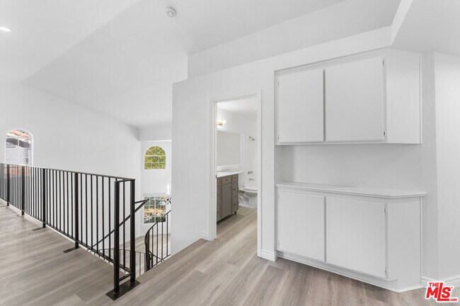 Building Photo - 37105 Zinnia St