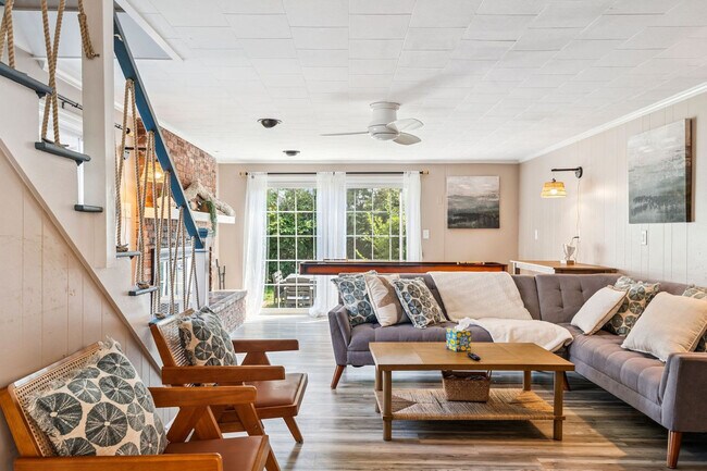 Primary Photo - 2 Dover Ave