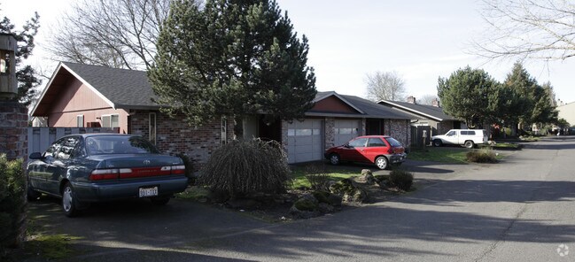Building Photo - The Pines Apartments