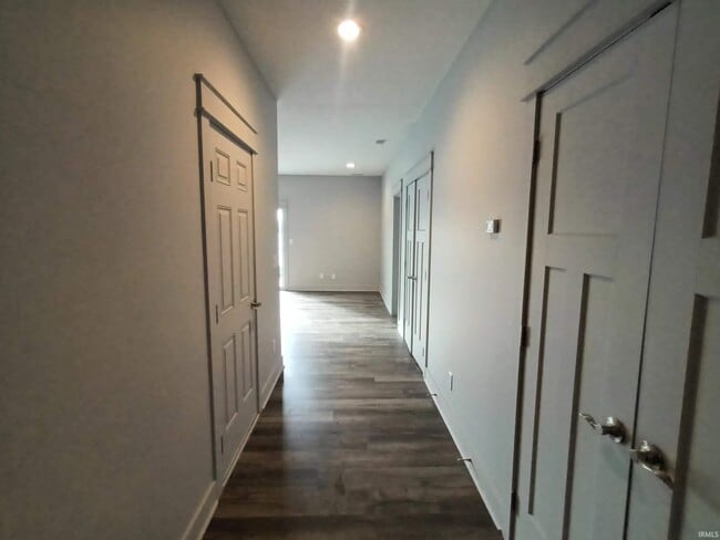 Building Photo - 1231 W Rangeview Cir