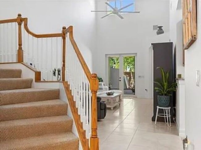 Building Photo - 1945 Bridgepointe Cir