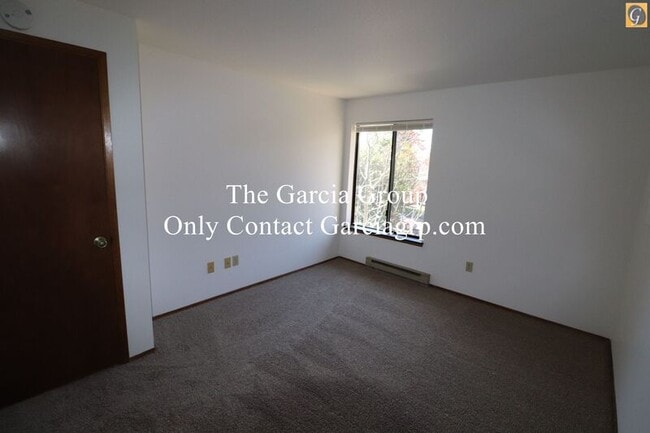 Building Photo - 10634 SW 49th Ave