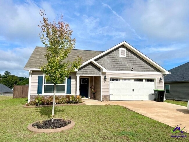 Primary Photo - 190 Red Tail Cir