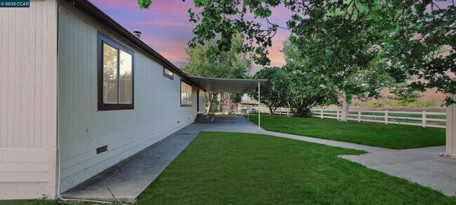 Building Photo - 5750 Sellers Ave