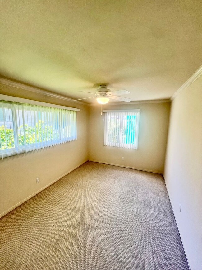 Building Photo - La Playa 1 bedroom, 1 bath Walking Distance to Bay & Point Loma Village