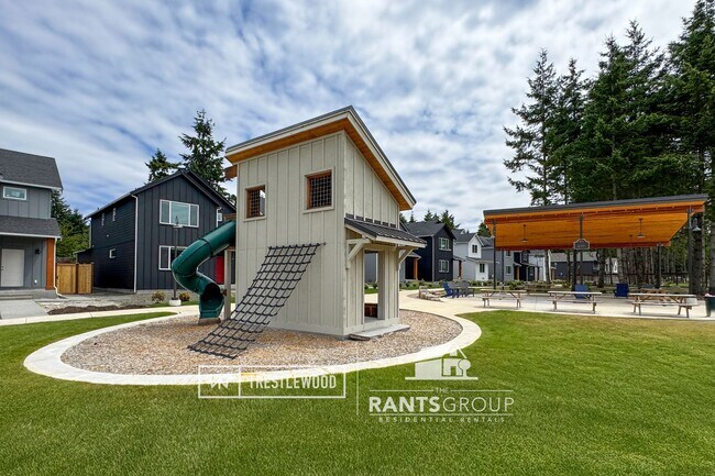 Building Photo - Modern 1 Bed in Trestlewood – Easy JBLM Commute!