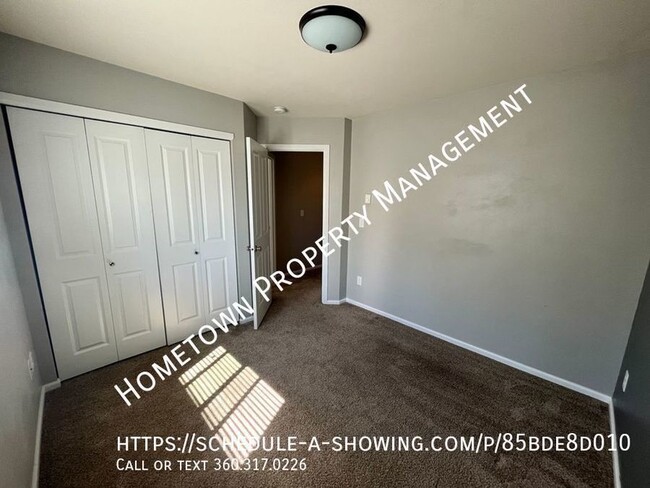 Building Photo - Summerwalk in Lacey - Available NOW!
