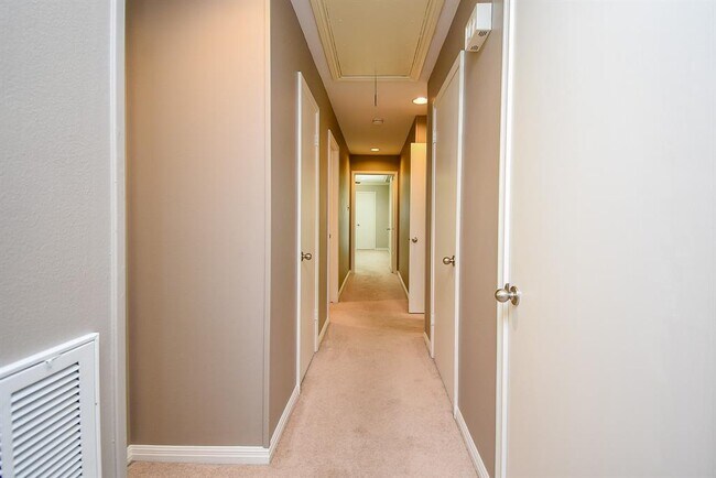Building Photo - 5531 Yarwell Dr