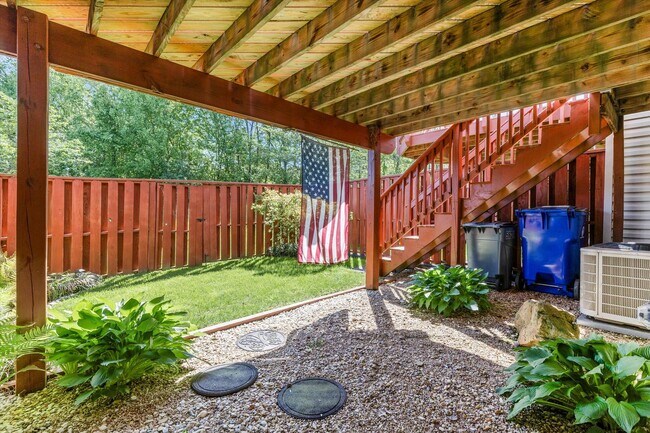 Building Photo - New Market West Rental