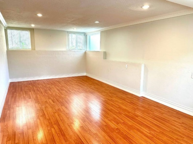 Building Photo - 5930 Orchard Ave