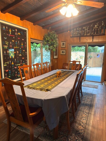 Building Photo - 301 Broadway