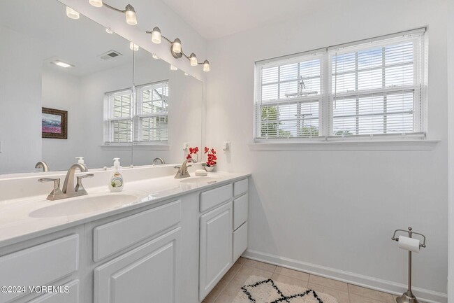 Building Photo - 205 Conover Pl