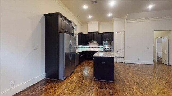 Building Photo - 1708 Upland Lakes