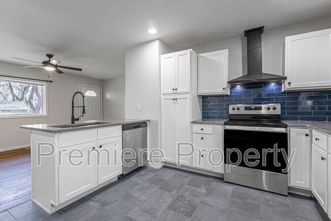 Building Photo - 7306 Elm Ave