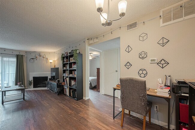 Building Photo - 2120 El Paseo St