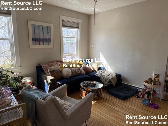 Building Photo - 565 Somerville Ave