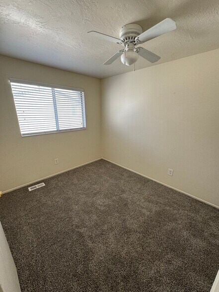 Building Photo - 841 E Arcadia Green Way