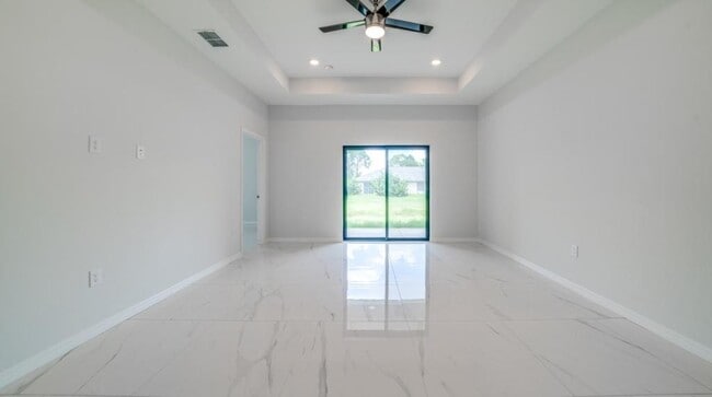 Building Photo - 4864 Golfview Blvd