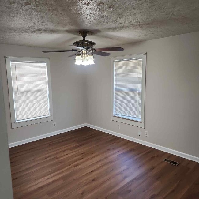 Building Photo - 1018 Navaho Pl