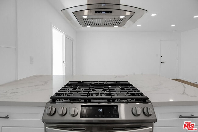 Building Photo - 1021 N Genesee Ave