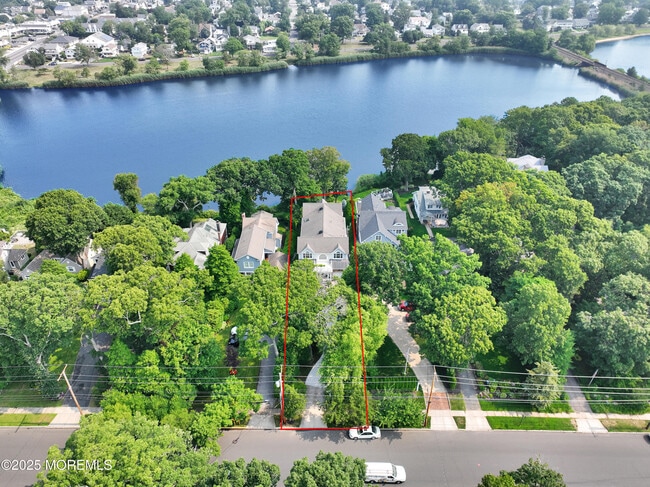 Building Photo - 619 Beacon Blvd