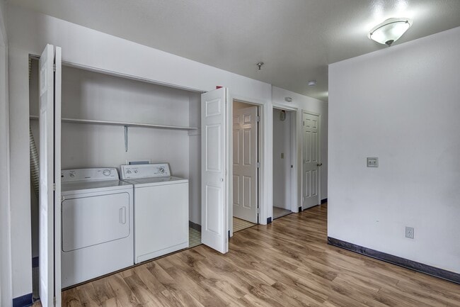 Silver Ridge Apartments - Laundry - Silver Ridge