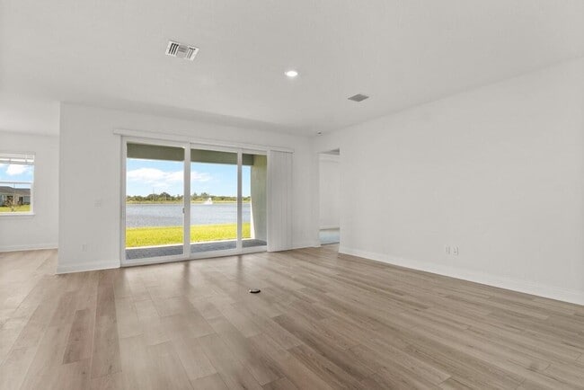 Building Photo - 5684 Hampton Park Cir
