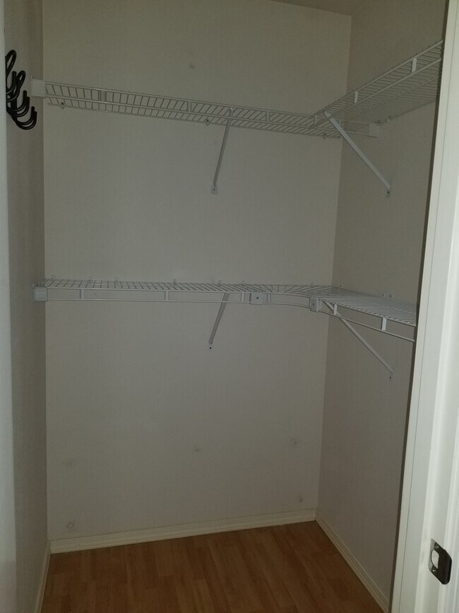 Building Photo - CHRISTMAS SPECIAL - FREE DECEMBER RENT and Pet Friendly in Ephrata