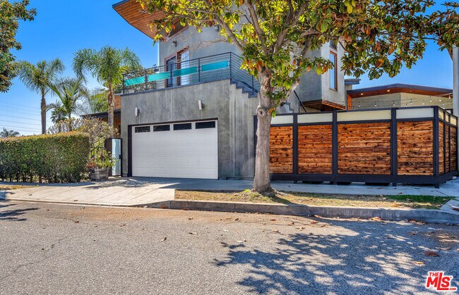 Building Photo - 4450 Campbell Dr